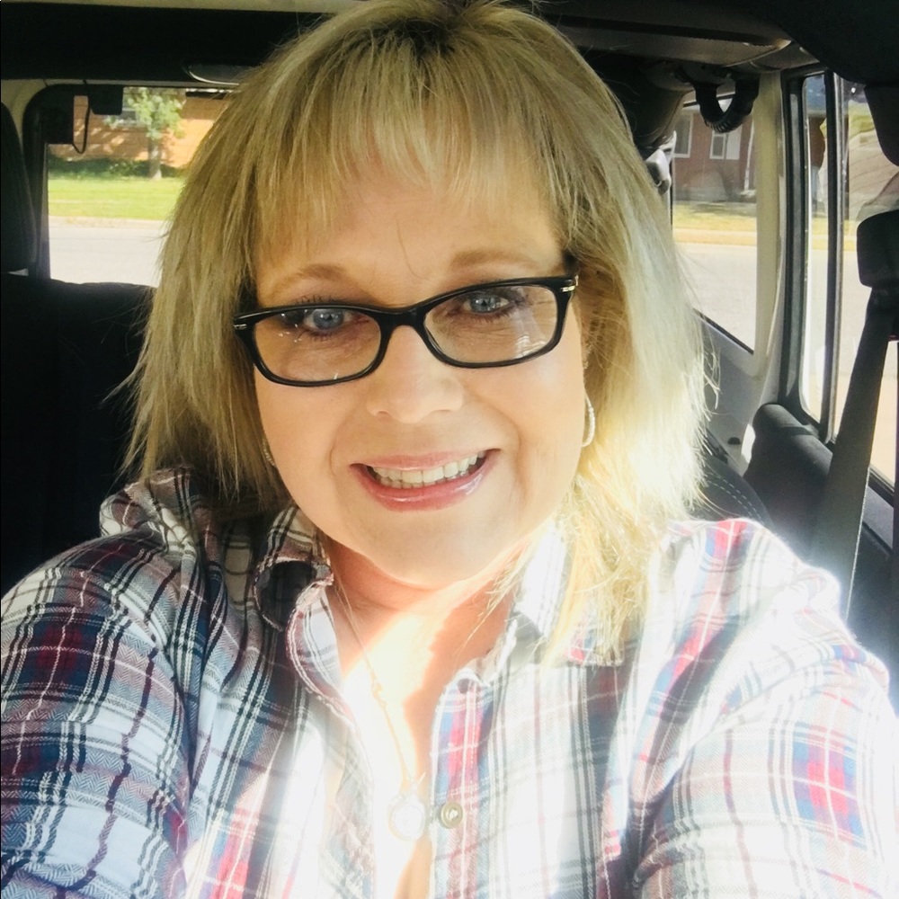 Meet your Posher, Cyndi